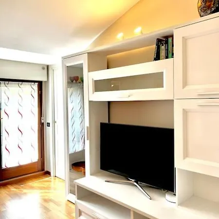 Moderno E Luminoso Con Terrazzo, M2 Malpensa Train Apartmán *